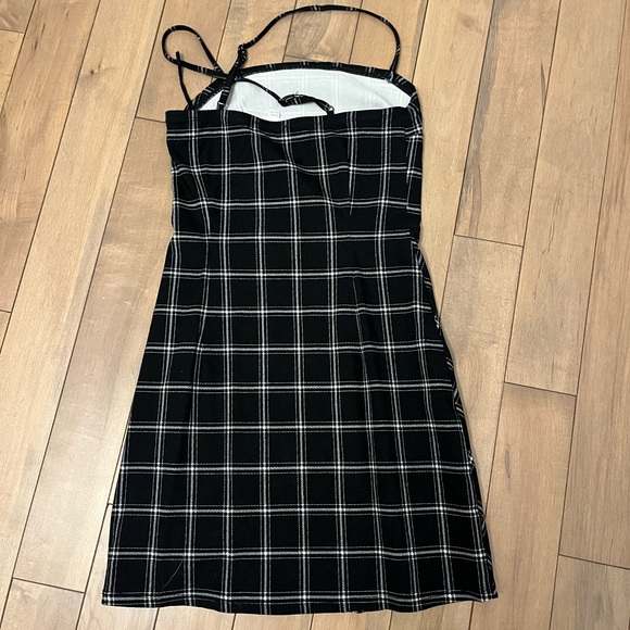 Robe noir avec bretelles croisée - Picture 2 of 2